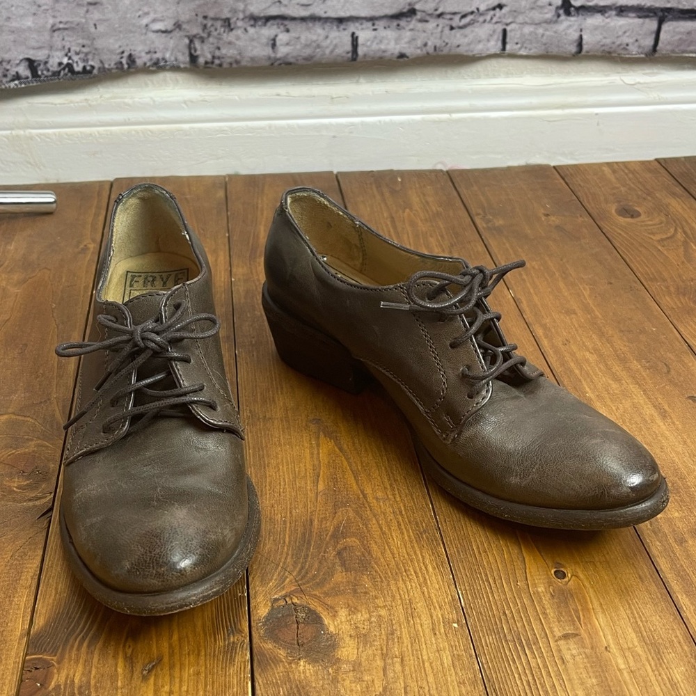 Frye Womens Carson Oxford shoes size 5.5B grey brown